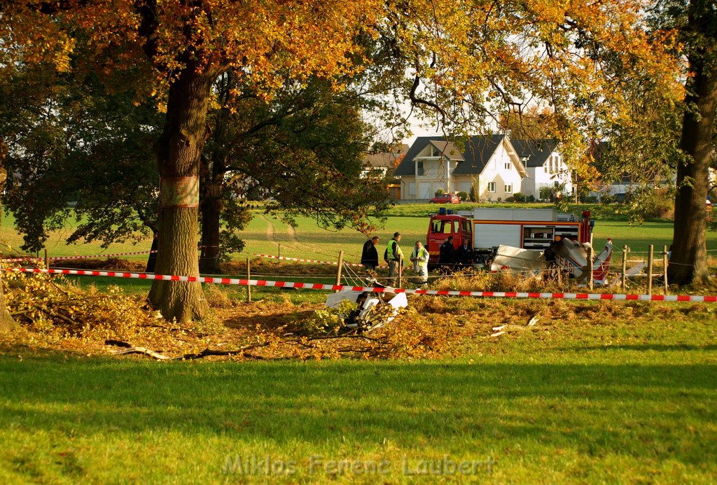 Kleinflugzeug abgestuerzt Sankt Augustin Meindorf P103.JPG